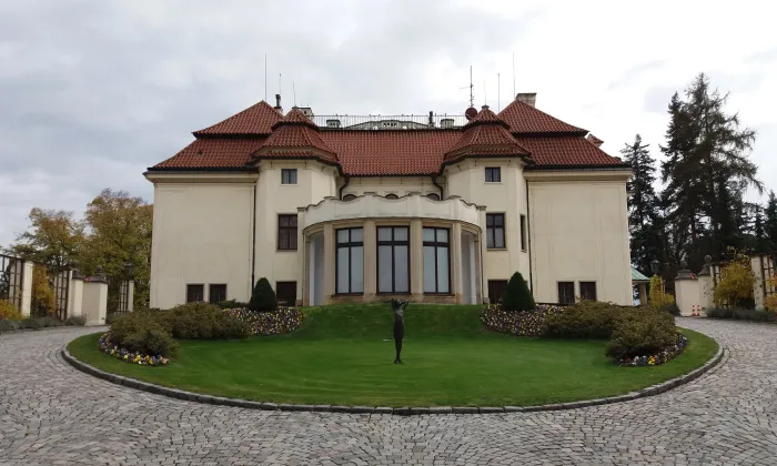 Kramářova vila