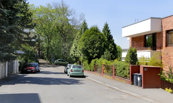 Na Hřebenkách 12