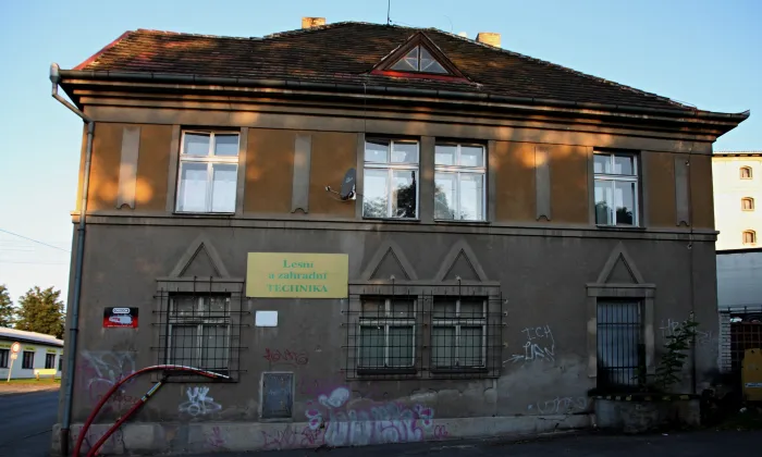 Obytný dům bývalého hospodářského družstva