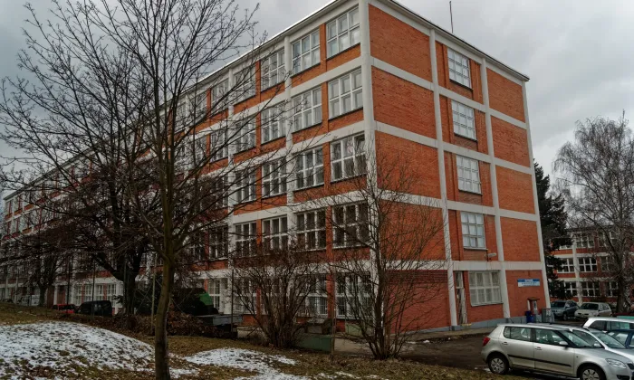 Studijní ústavy