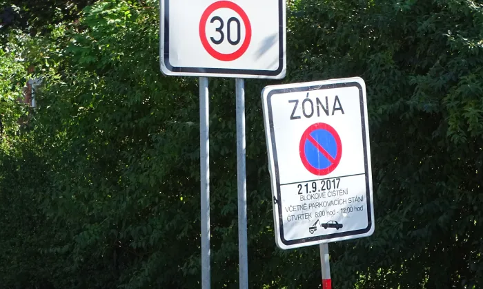 školní areál Dřevnická