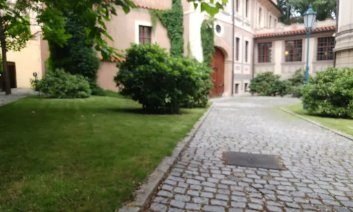 Kolovratský palác ve Valdštejnské