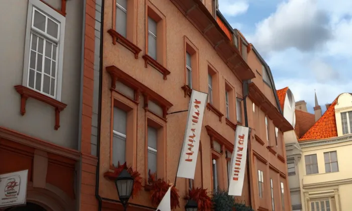 dům U Tří zlatých řetězů – podzim