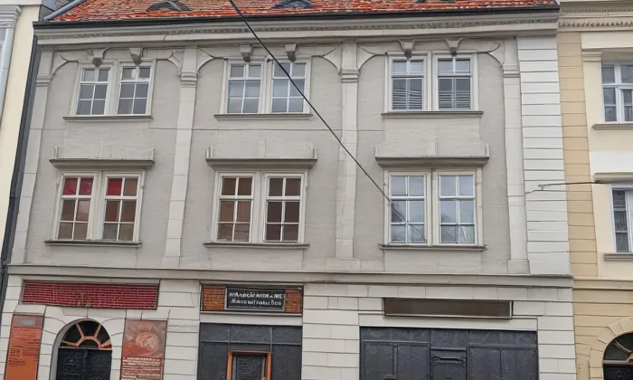Dům U zlatého beránka (Plzeň) – podzim