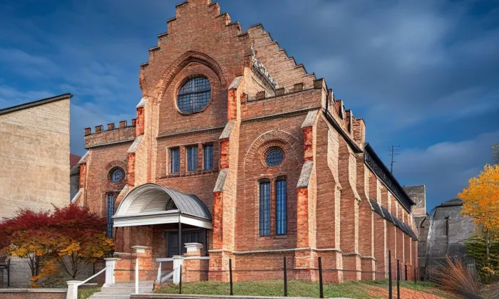 Nová synagoga ve Velkém Meziříčí – podzim