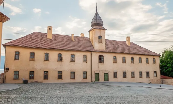 Piaristické gymnázium, muzeum – léto