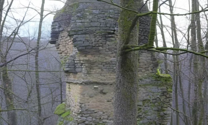 Rabštejn (hrad, okres Třebíč) – jaro
