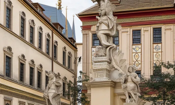 Sloup Nejsvětější Trojice (Brno) – iluminace