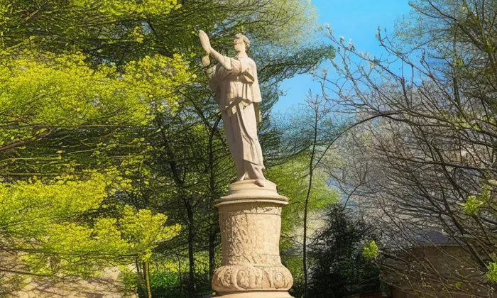 Socha svatého Jana Nepomuckého (Opatovice nad Labem) – jaro