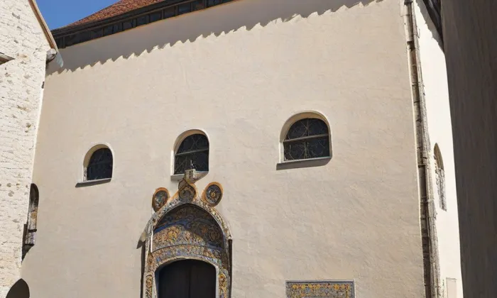 Stará synagoga ve Velkém Meziříčí – iluminace