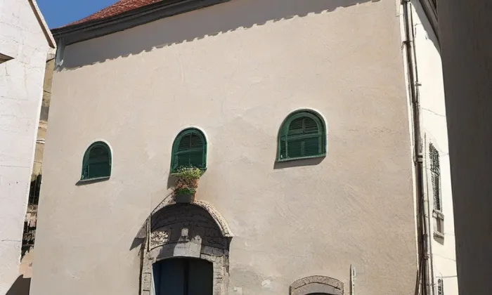 Stará synagoga ve Velkém Meziříčí – léto