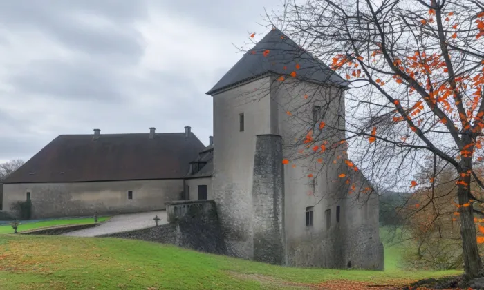 Tvrz Velké Horky – podzim
