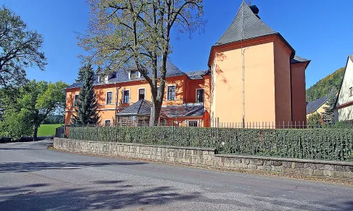 Areál zámku v Žampachu