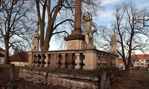 Balustráda se sochami světců