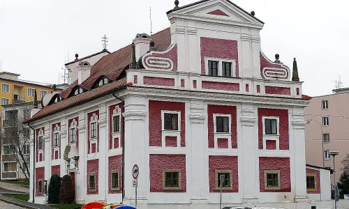 Barokní špitál v Lounech