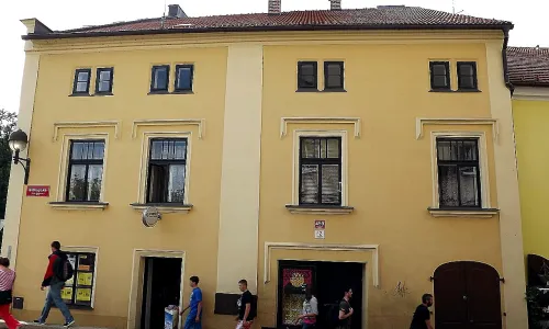 Biskupská 12