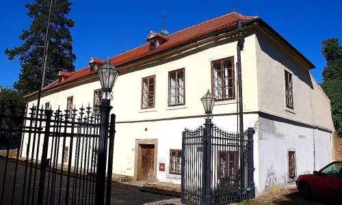 Budova Předzámčí zámku Náměšť nad Oslavou