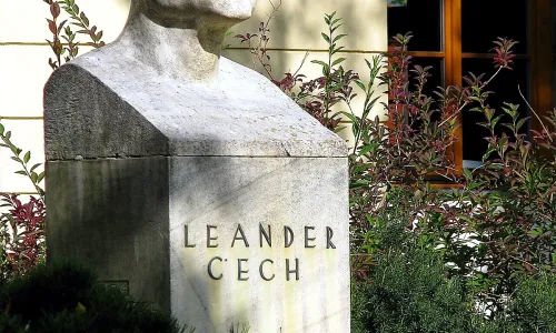 Busta Leandra Čecha