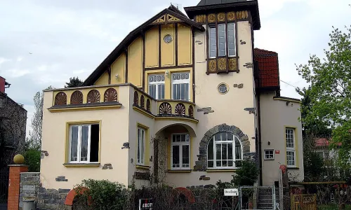 Dlouhá 8