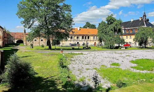 Dvorec čp. 1