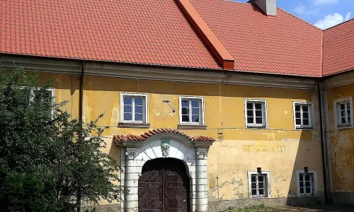 Dvůr čp. 7, 8, 106