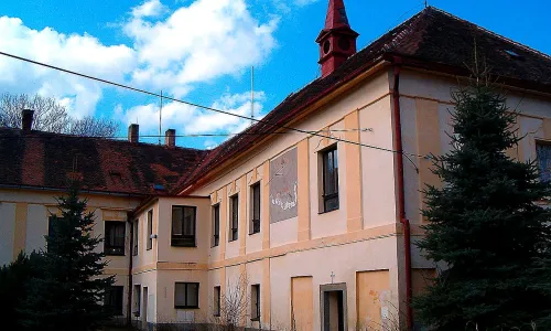 Zámek Lažany