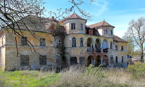 Zámek Slavice
