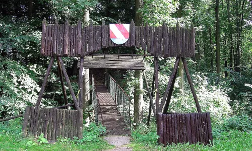 hrad Skuhrov