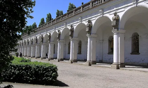 Kolonáda v Květné zahradě