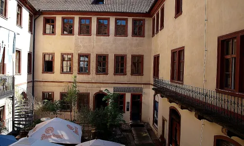 Menhartovský palác