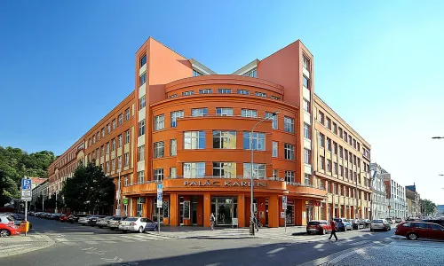 Palác Karlín