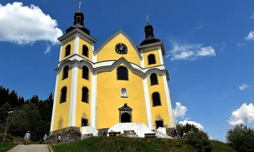 Kostel Nanebevzetí Panny Marie (Neratov)