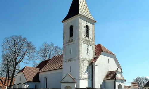 Kostel Nanebevzetí Panny Marie (Modrá Hůrka)