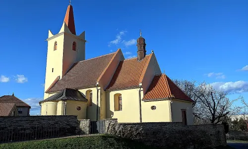 Kostel Narození Panny Marie (Červené Pečky)