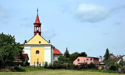 Kostel Nejsvětější Trojice (Místo)