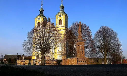 Kostel Povýšení svatého Kříže (Ostružno)