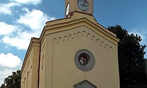 Kostel Povýšení svatého Kříže (Petrovice)
