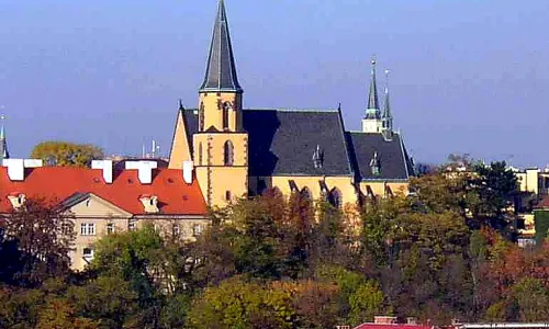 Kostel svatého Apolináře v Praze