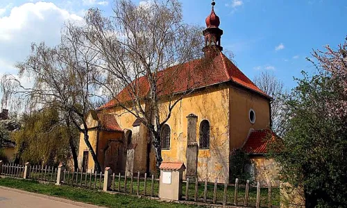 Kostel svatého Bartoloměje s farou