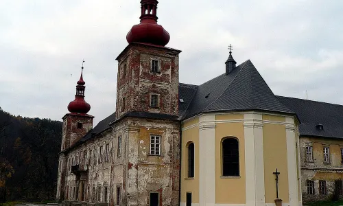 Kostel svatého Cyrila a Metoděje (Loučná nad Desnou)