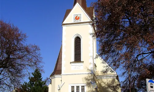 Kostel svatého Petra a Pavla (Podbřežice)