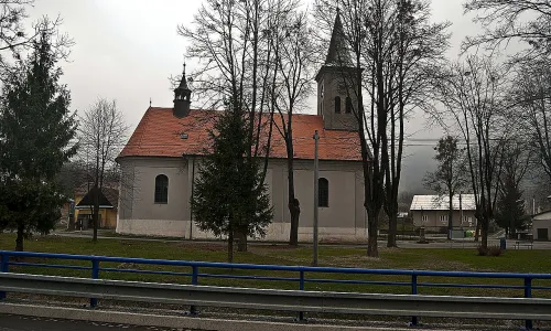 Kostel svatých Petra a Pavla (Lichnov)