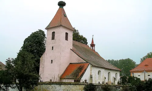 Kostel svatých Petra a Pavla (Strýčice)