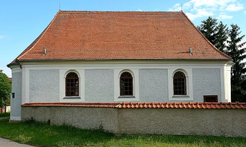 evangelický kostel ve Velenicích