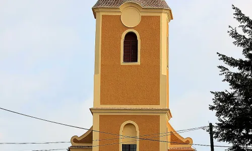 kostel Nalezení svatého Kříže (Chvalatice)
