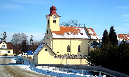 kostel Nanebevzetí Panny Marie (Dvory nad Lužnicí)