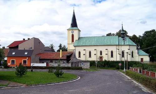 kostel Nejsvětější Trojice (Horní Jelení)