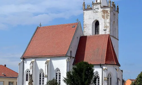 kostel svatého Mikuláše a Václava v Pouzdřanech