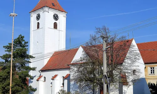 kostel svatého Mikuláše v Perné