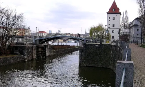 most na Dětský ostrov